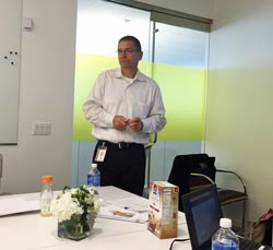 During December blogger meeting in Chicago, Alan Koechner explains the way Quaker creates Gluten Free Oats